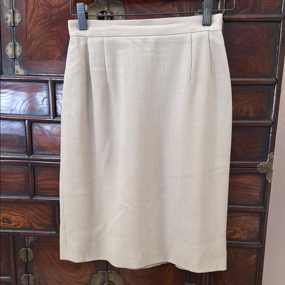 Elegant light gray Giorgio Armani Collezioni wool Skirt